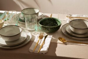 table dressée avec de la vaisselle professionnelle - EQQUIP'BAR à Colmar